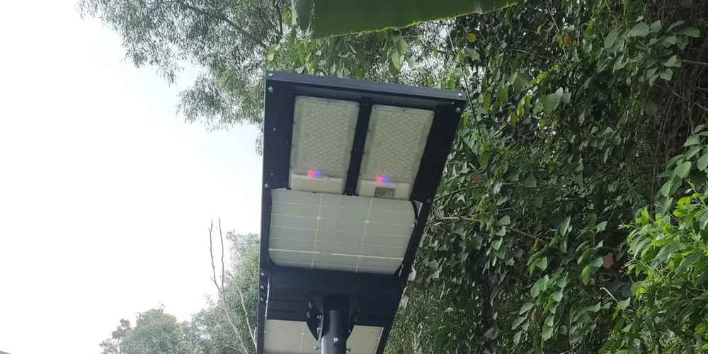 Solar Star Light II all-in-one solar street light with integrated panel and LED head