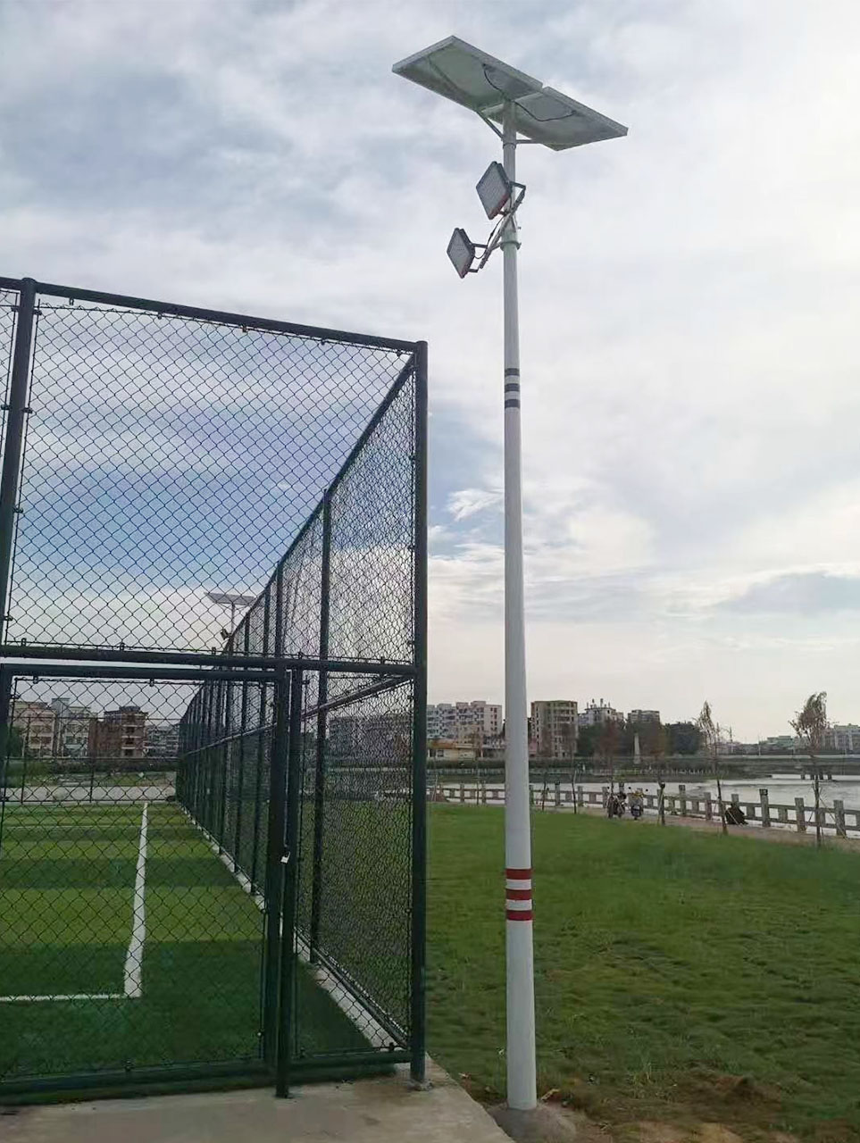 Solar Beatle Light2.jpg Solar Beatle Light for Peru basketball court