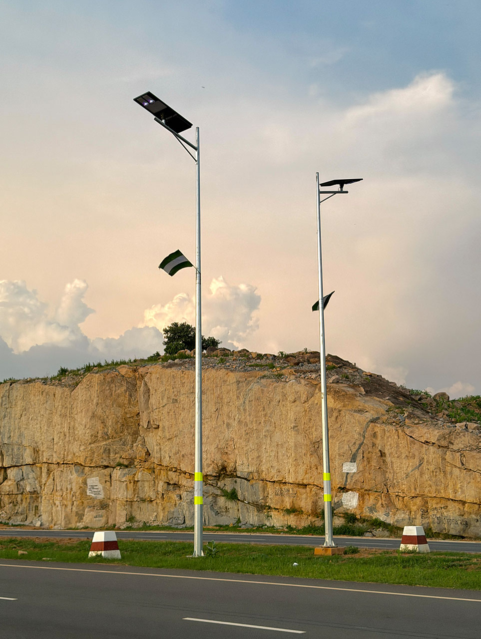 Nigeria highway solar street lighting project with ST2-160 solar street lights Nigeria highway solar street lighting project with ST2-160 solar street lights